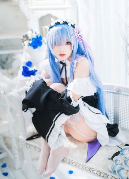 挺进美艳老师雪白翘臀小说_BD韩语影视在线观看